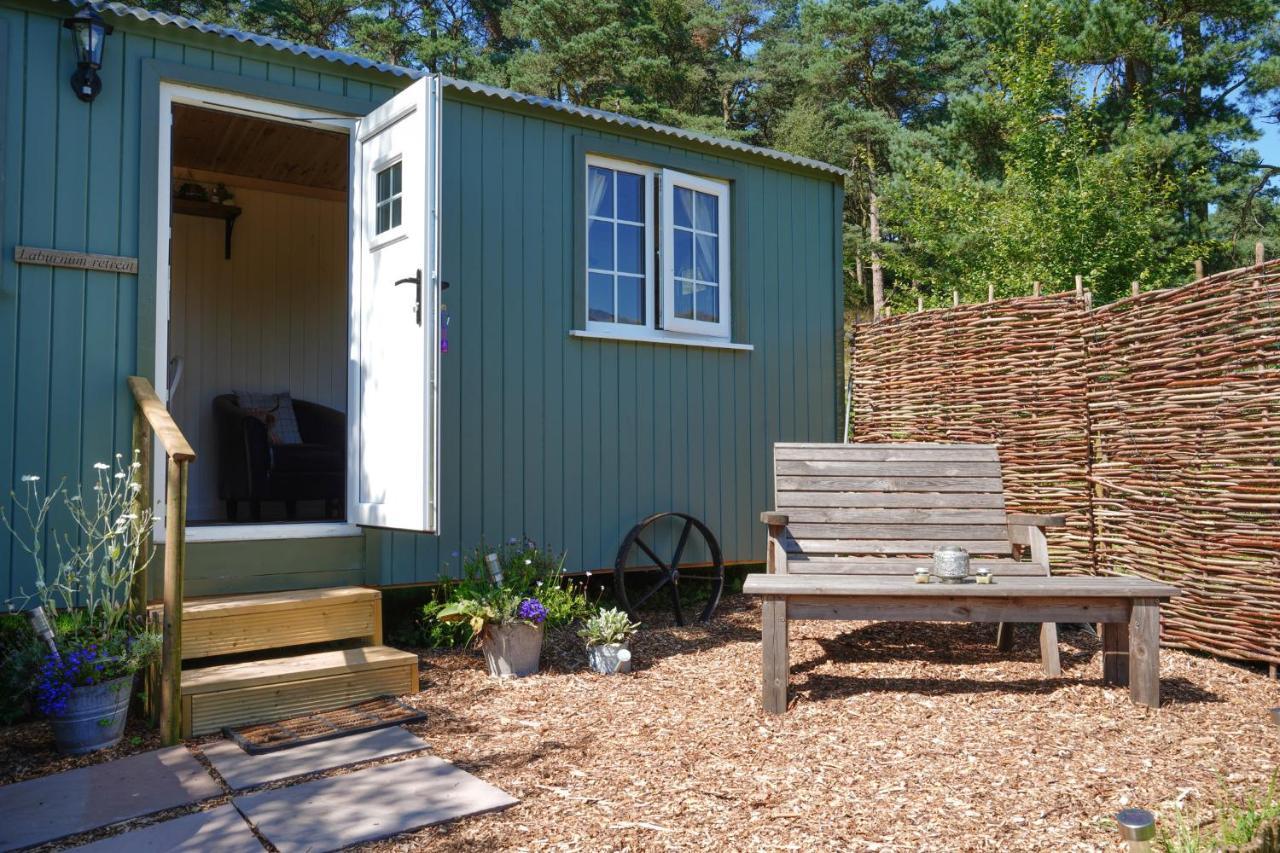 Upper Hulme The Laburnum Retreat Shepherd Hut Private Hot Tub מראה חיצוני תמונה